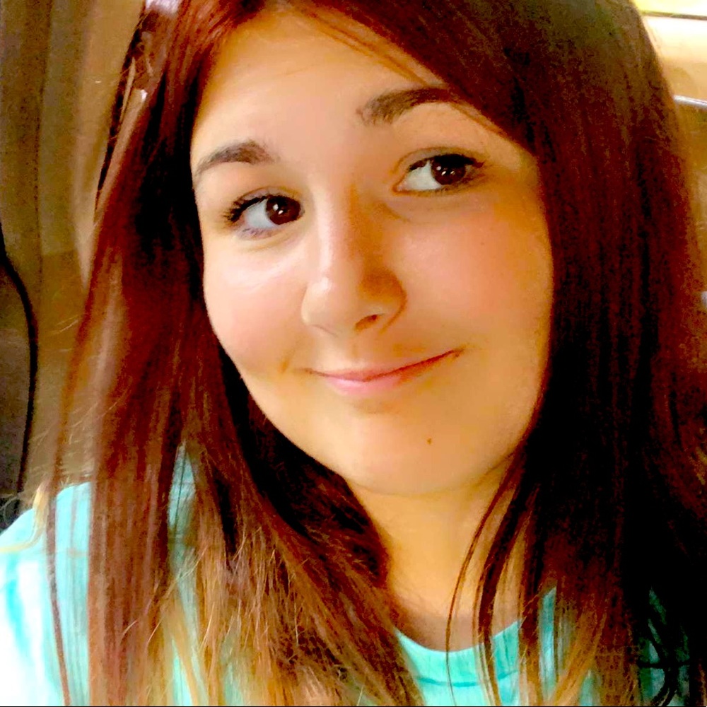 Meet your Posher, Kayla